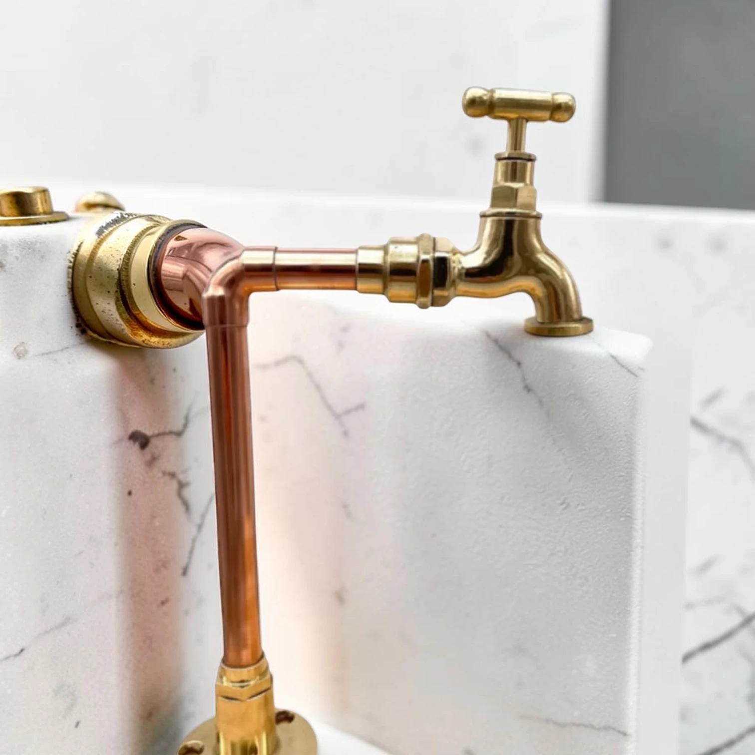 Vintage Traditional Copper And Brass Taps - Rustic Style Faucet For Small Basins And Camper Vans - Image 4