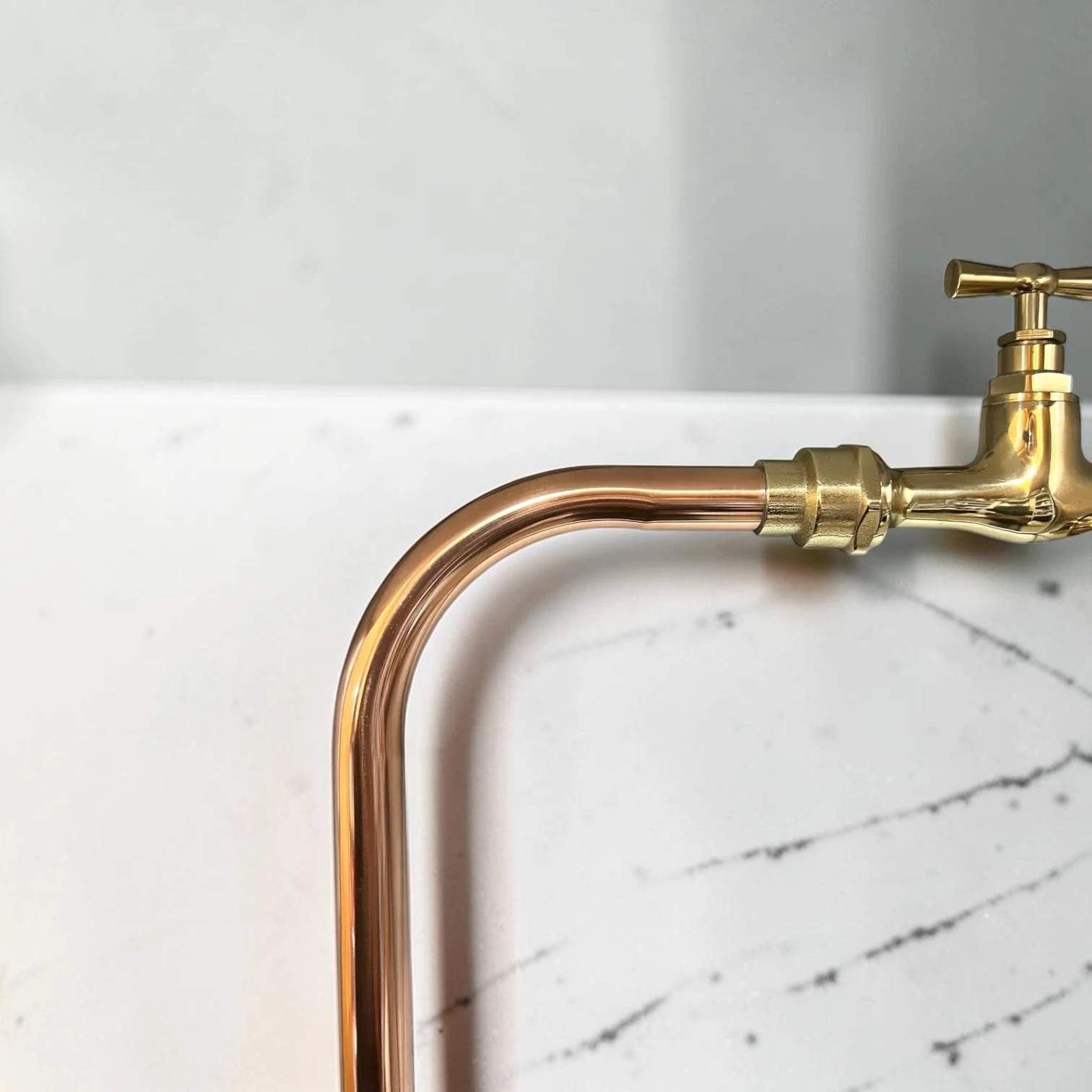 Vintage Style Solid Copper & Brass Basin Tap - Crafted Rustic Faucet For Farmhouse Kitchens & Bathrooms - Image 8