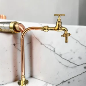 Vintage Style Solid Copper & Brass Basin Tap - Crafted Rustic Faucet For Farmhouse Kitchens & Bathrooms