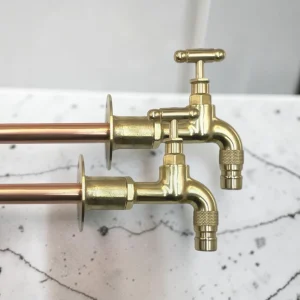 Vintage Style Wall-Mounted Brass Taps - Compact Industrial Faucet Set For Cloakrooms And Utility Sinks