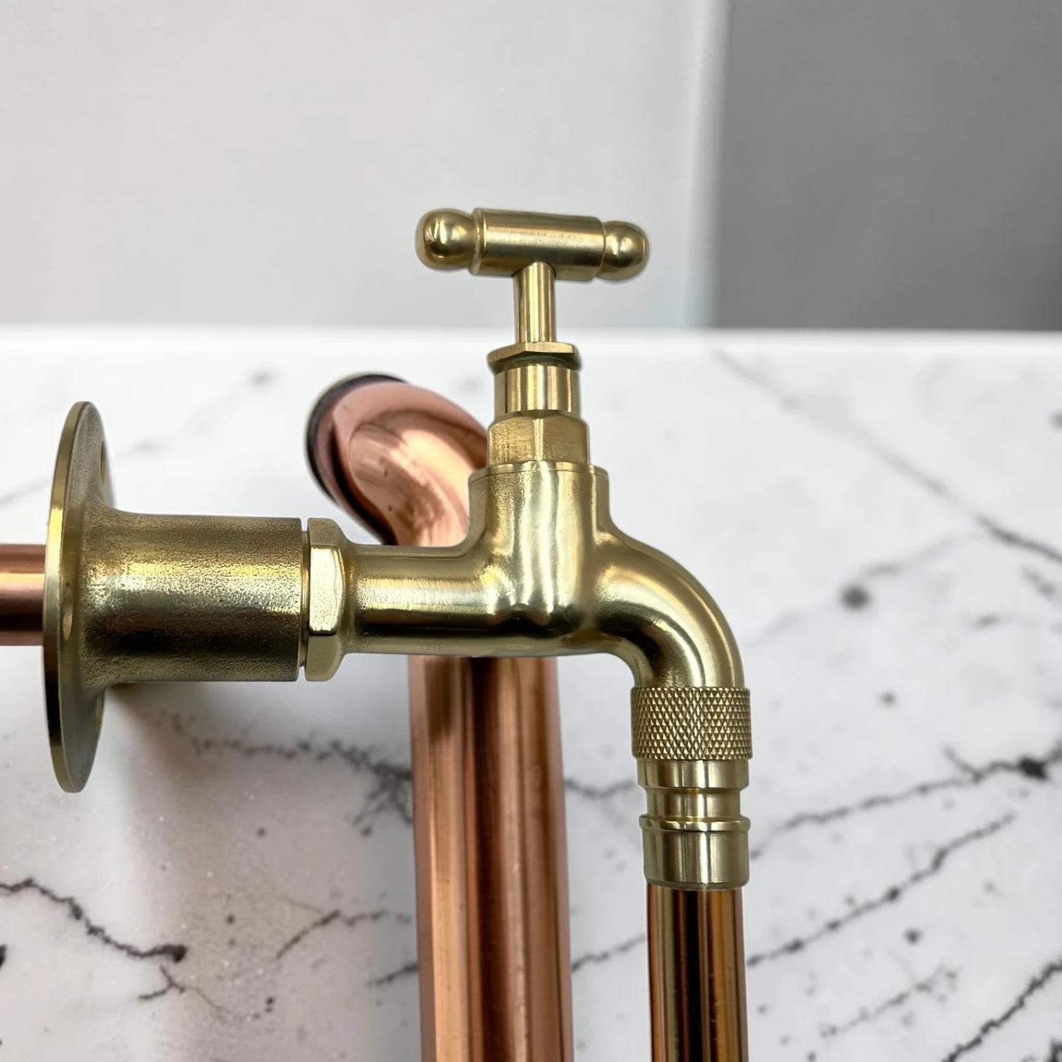 Vintage Solid Brass & Copper Wall-Mounted Utility Tap - Rustic Industrial Spigot For Cloakrooms And Outdoor Basins - Image 9